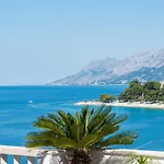 By The Sea Brela, Makarska - 16950 Apartment *