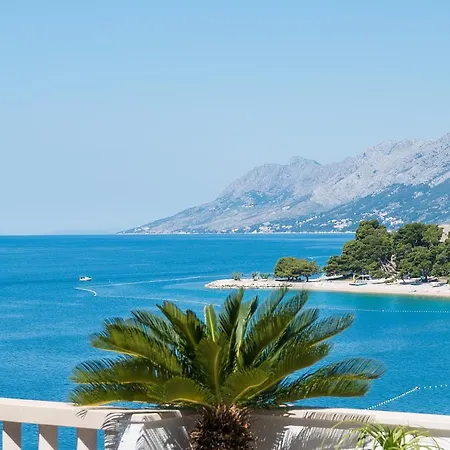 By The Sea Brela, Makarska - 16950 Apartment *
