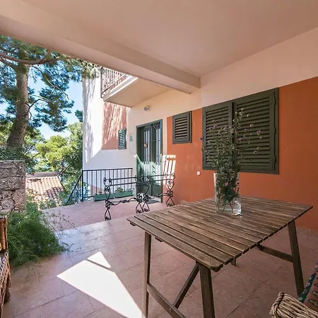 Apartment By The Sea Brela, Makarska - 16950 *