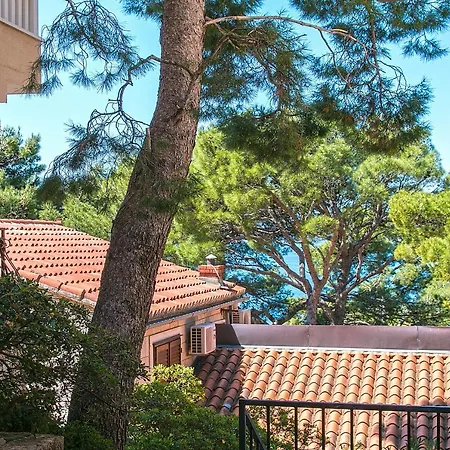 By The Sea Brela, Makarska - 16950 Apartment *